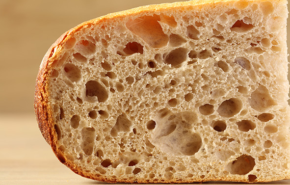 Baguette alvéolée coupée en deux